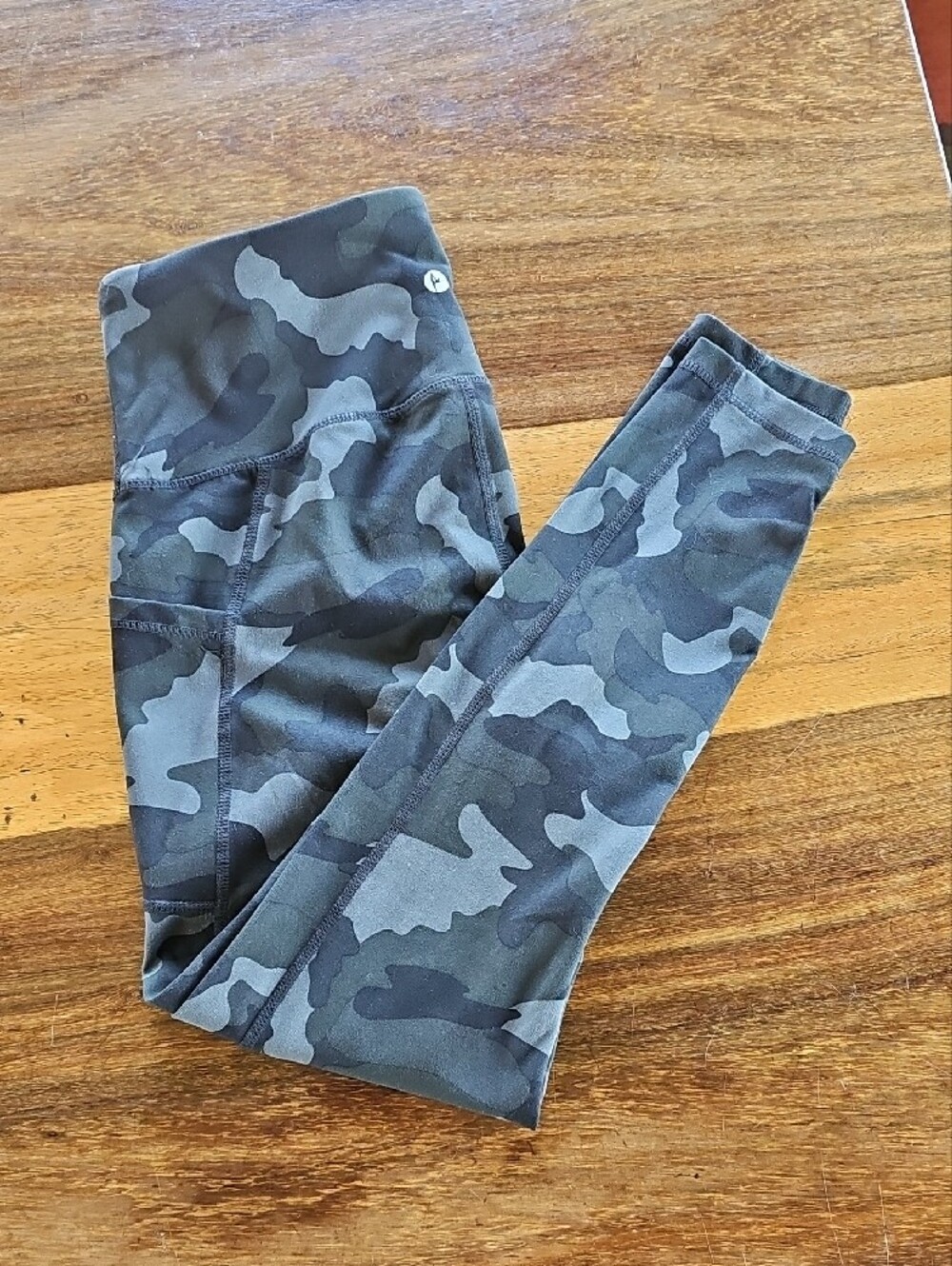 90 Degree by Reflex High-Waist Camo Leggings with Side Pockets - Picture 2 of 11